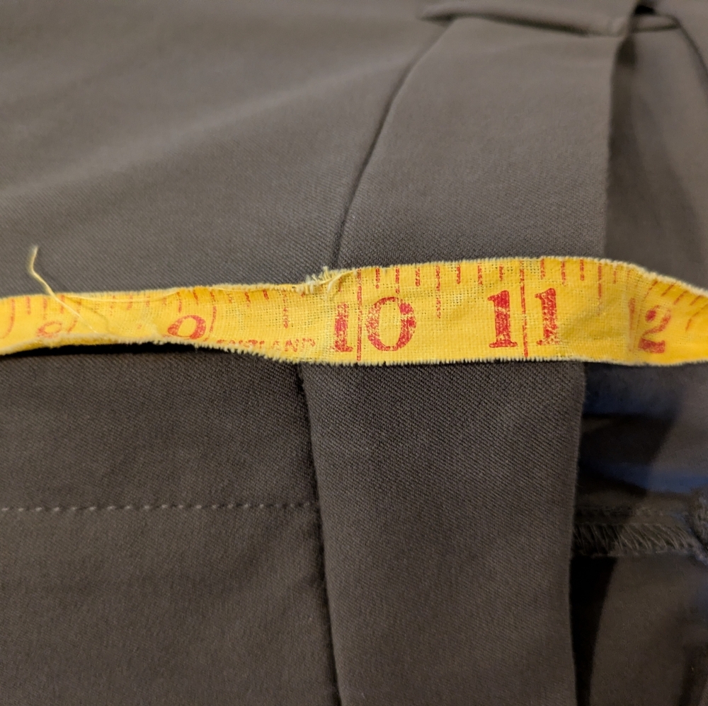 New with tags! Old Navy High Waisted Pixie Pants, size 18P - Picture 10 of 10